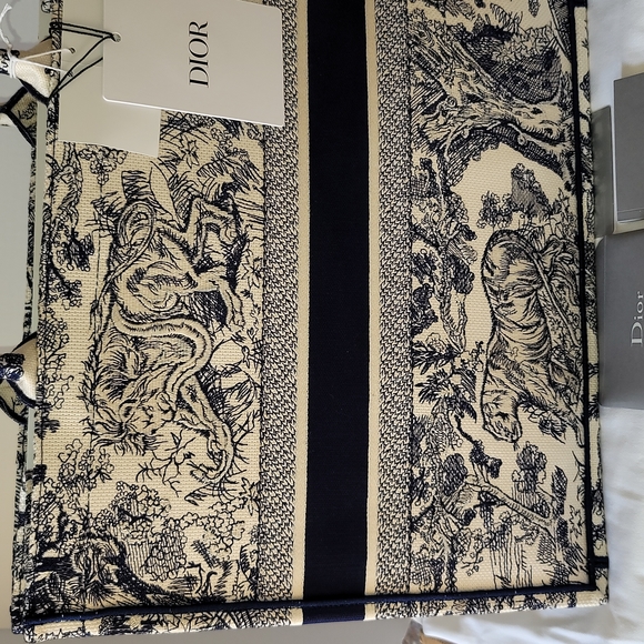 Dior Book Tote Large Size Limited Edition New Blue White Toile de Jouy motif - Picture 15 of 16